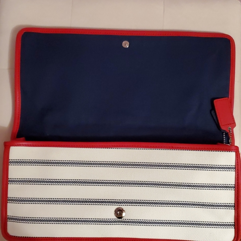 Coach clutch New - Picture 9 of 9